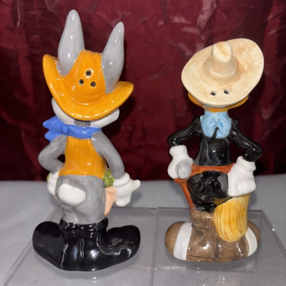 Vintage 1993 Cowboy Daffy Duck And Bugs Bunny‎ Looney Tunes Salt And Pepper Set